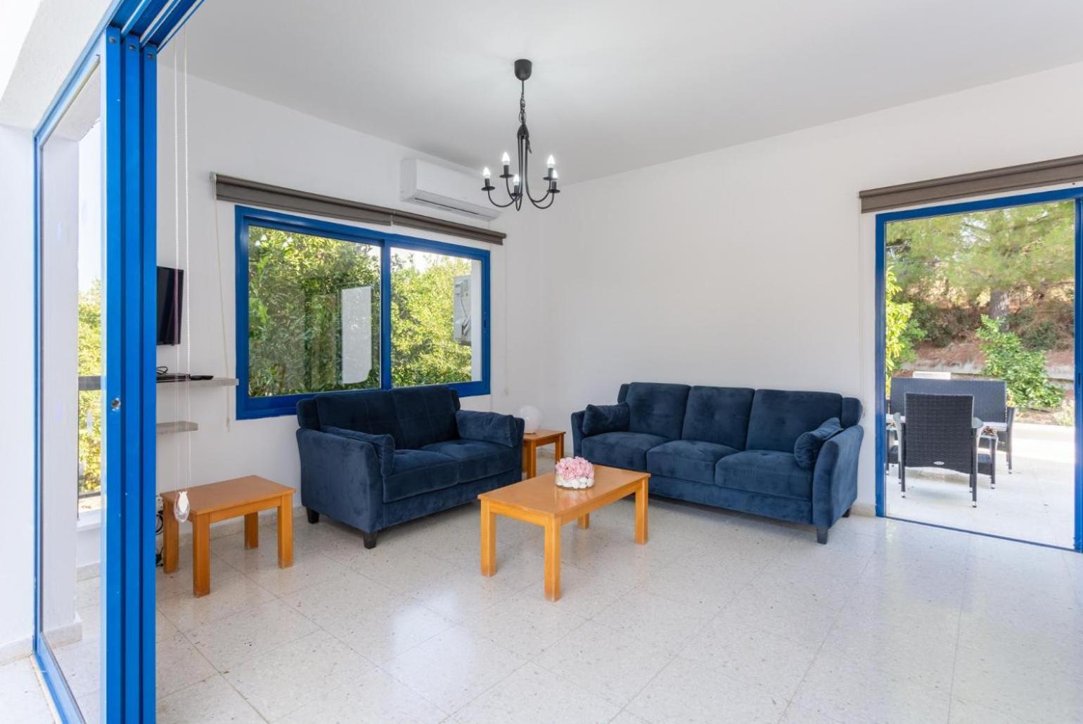 Charoula Tria * Paphos